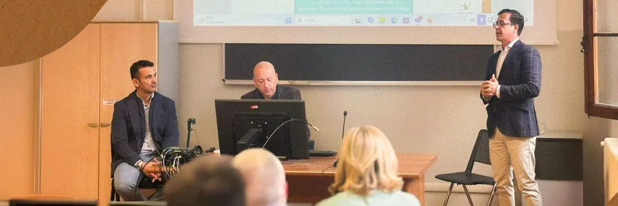 Javier Real del Valle tras la presentación de «El café como alimento» en la Universidad de Bolonia